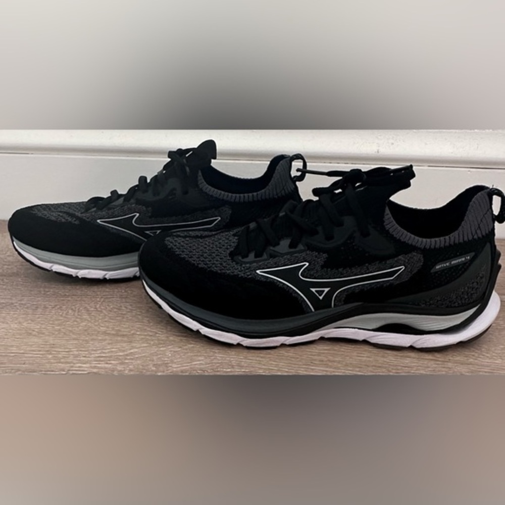 Mizuno Wave Mirari 4 Shoes Size W 10 Like New! See pictures. Hardly wore! - Picture 4 of 8